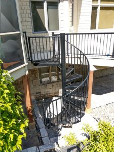 outdoor-spiral-staircase_woodbury-mn