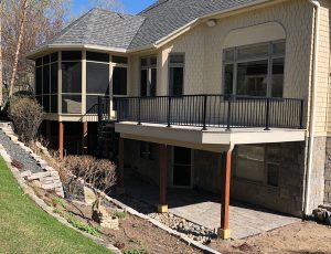 screened-in-porch-deck-addition_woodbury-mn Twin Cities Custom Construction: Custom built deck with screened in porch built by Carter Custom Construction