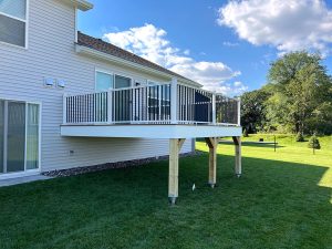 custom-deck-construction_twin-cities_mn custom deck with black and white railing, built by Carter Custom Construction
